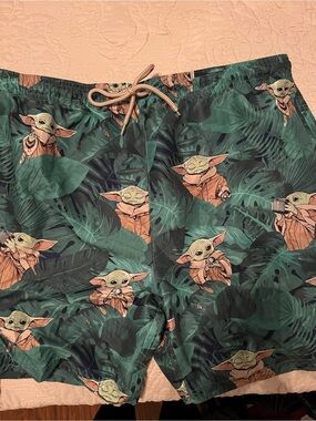 Star Wars Green Tropical Baby Yoda Print Men’s Swim Shorts